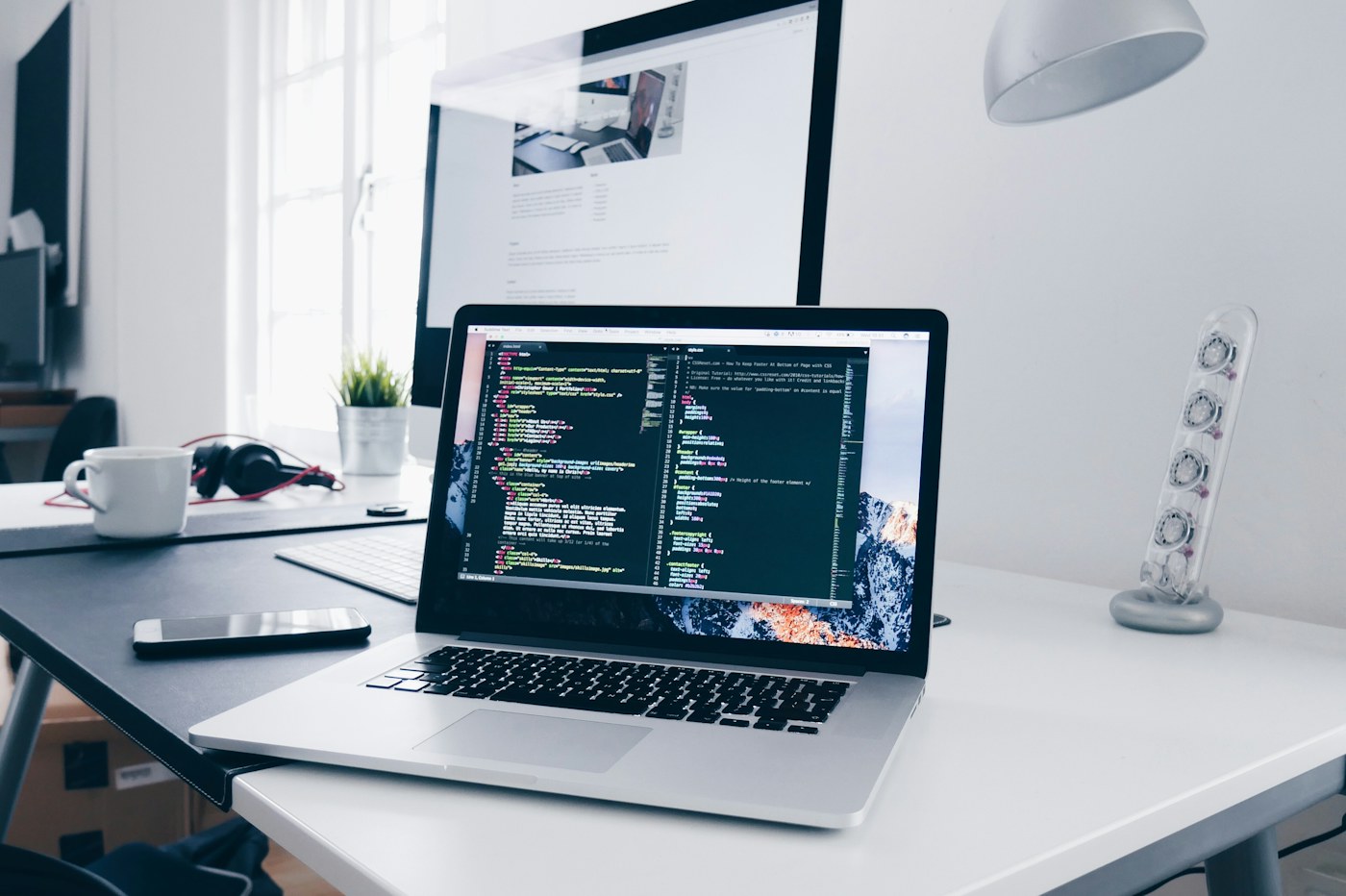 Elegant technology workspace for AI programs